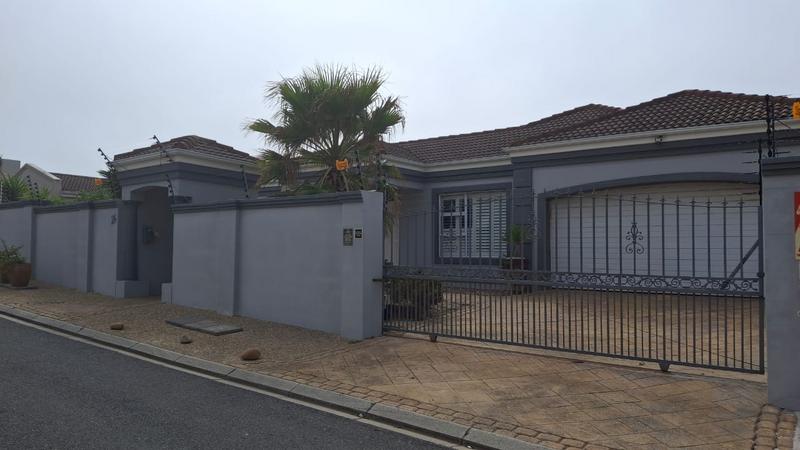 4 Bedroom Property for Sale in West Beach Western Cape